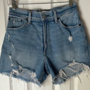 Abercrombie & Fitch Curve Love - 4 Inch Mom Short, High Rise